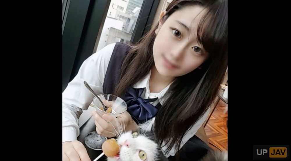 FC2-PPV-2417378 首次登場！ ！數量有限！ 【無碼】月臺上看到的絕對少年境界！像小貓一樣的清純女學生被帶進密室中出！ ！